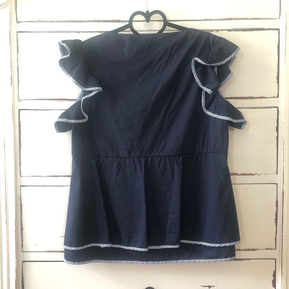 Vineyard Vines Navy Ruffle Peplum Top | Size M | Seersucker Trim - Picture 15 of 16